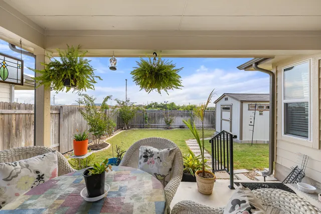 $374,900 | 130 Greenspire Lane, Hutto, TX 78634