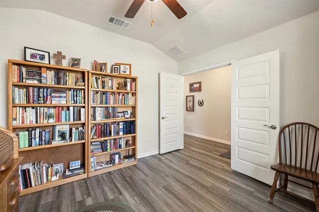 $374,900 | 130 Greenspire Lane, Hutto, TX 78634