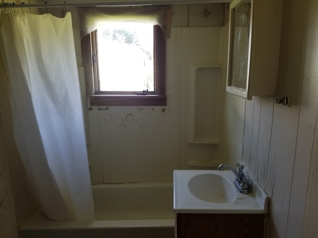 408 West Kickapoo Street Hartford City, IN 47348 - Photo 11 of 11