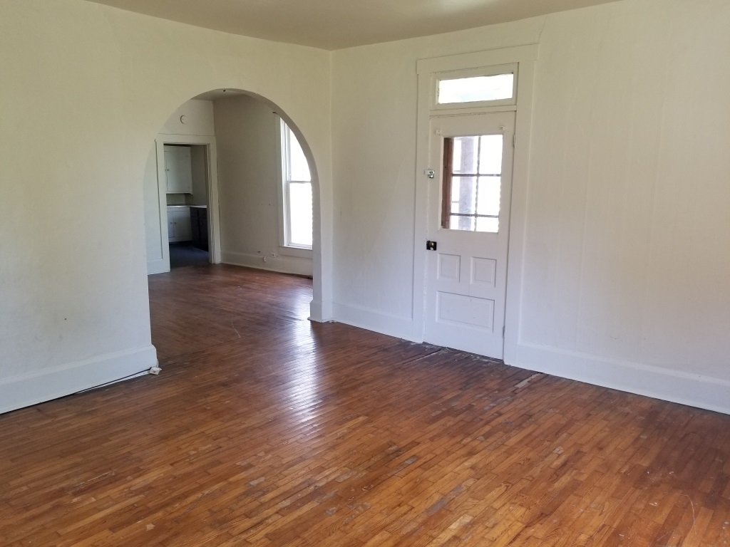 408 West Kickapoo Street Hartford City, IN 47348 - Photo 4 of 11