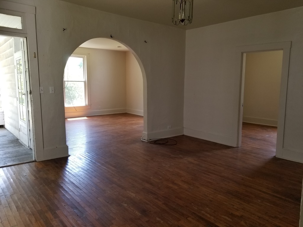 408 West Kickapoo Street Hartford City, IN 47348 - Photo 6 of 11