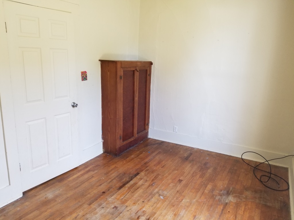 408 West Kickapoo Street Hartford City, IN 47348 - Photo 7 of 11