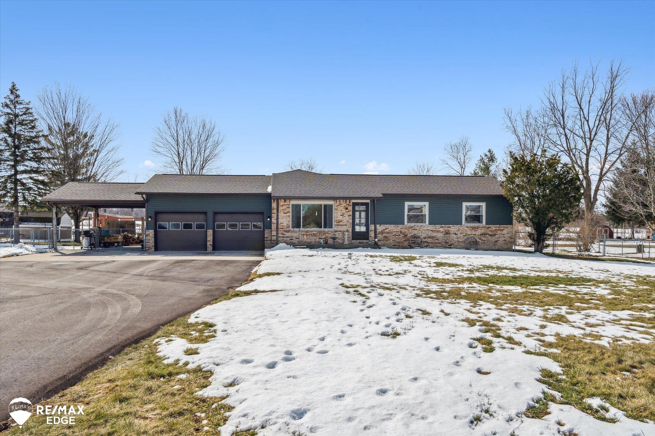 11282 East Coldwater Road Davison, MI 48423 - Photo 2 of 42 50103010-1.JPG