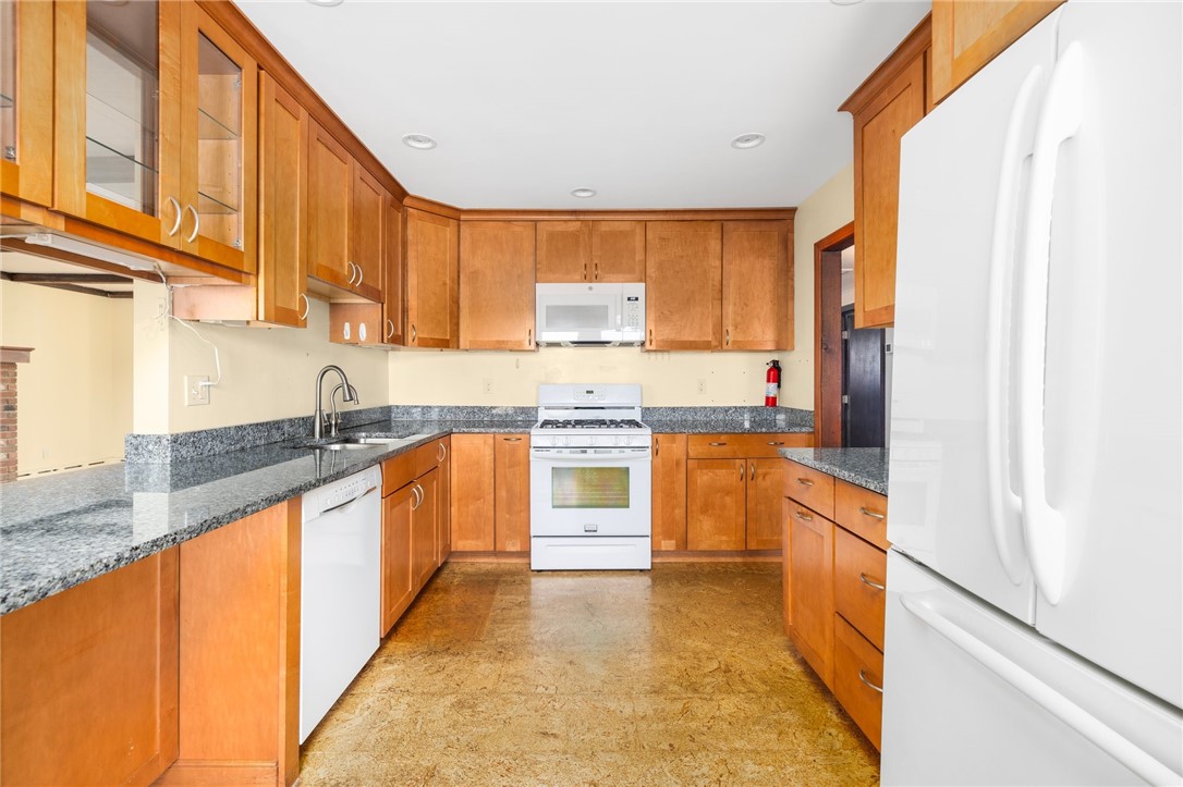 47 Point Road Portsmouth, RI 02871 - Photo 13 of 23 Gallery Image 13