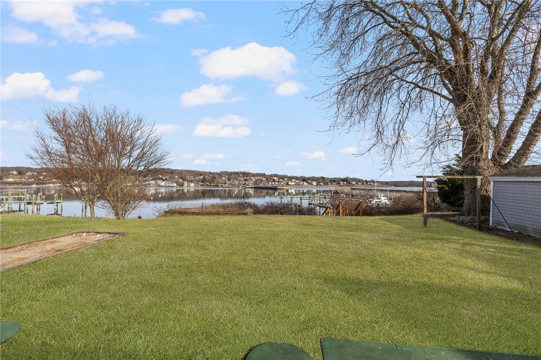 47 Point Road Portsmouth, RI 02871 - Photo 5 of 23 Gallery Image 5