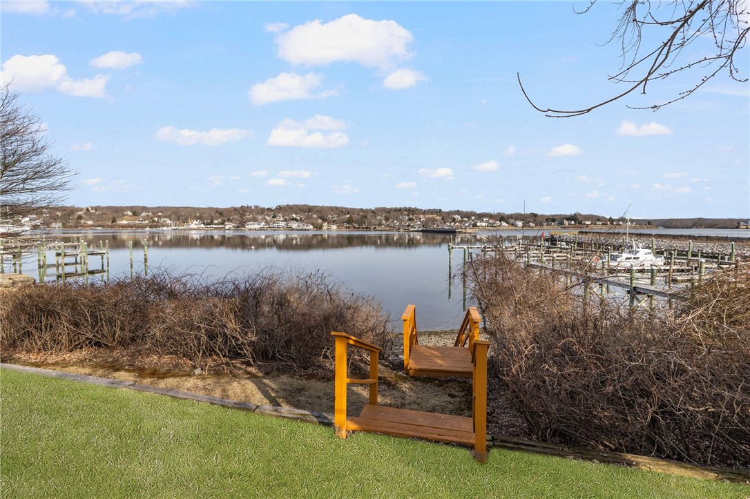 47 Point Road Portsmouth, RI 02871 - Photo 6 of 23 Gallery Image 6