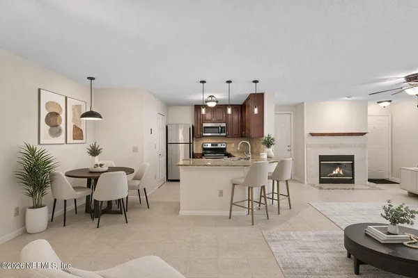 $259,000 | 13715 Richmond Park Drive North, Unit 304, Jacksonville, FL 32224