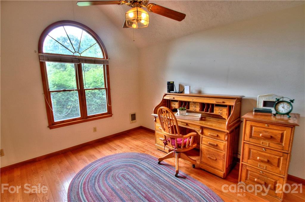 304 Oak Ridge Drive Clyde, NC 28721 - Photo 23 of 31