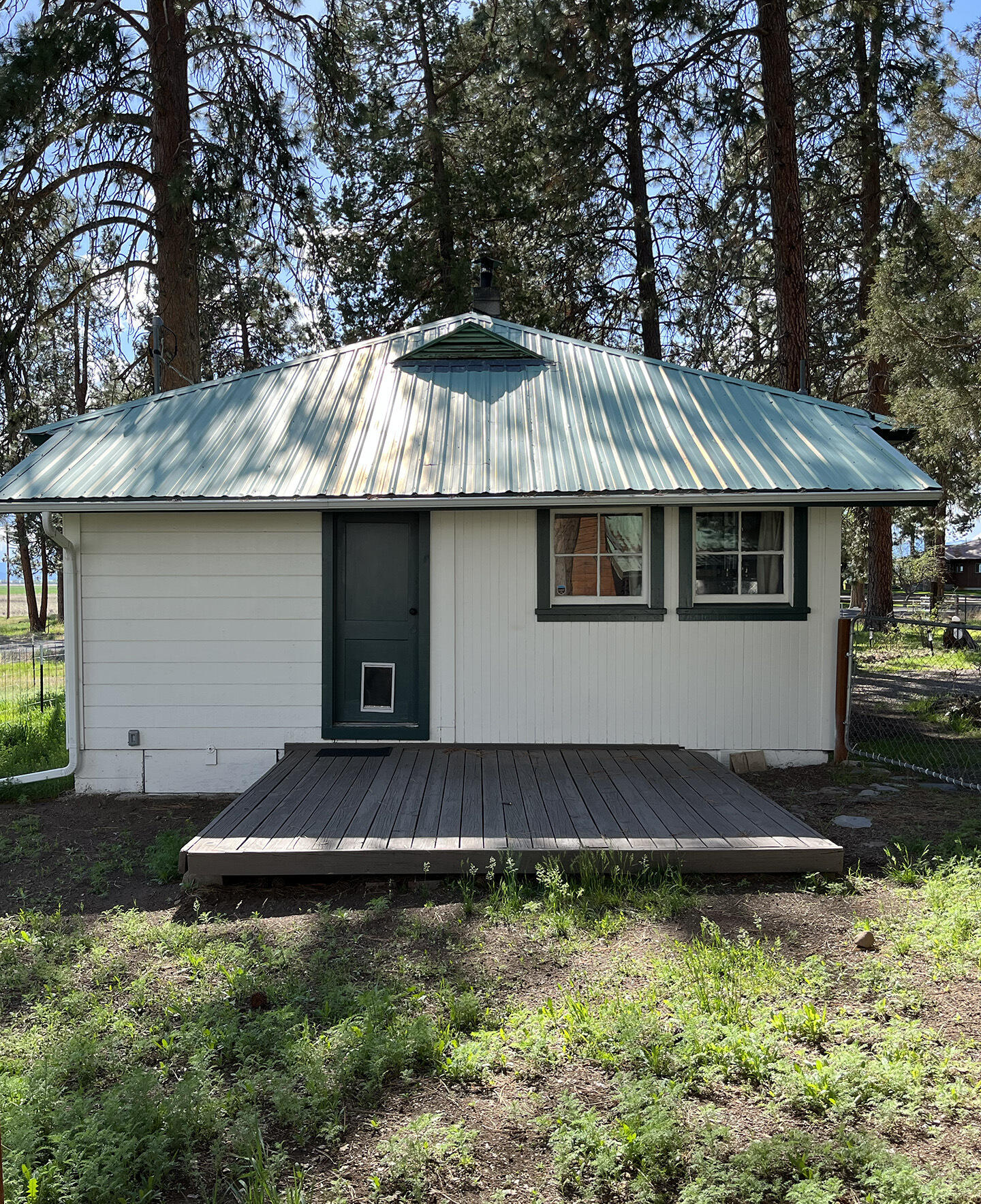 32441 Modoc Point Road Chiloquin, OR 97624 - Photo 5 of 26 24_exterior4