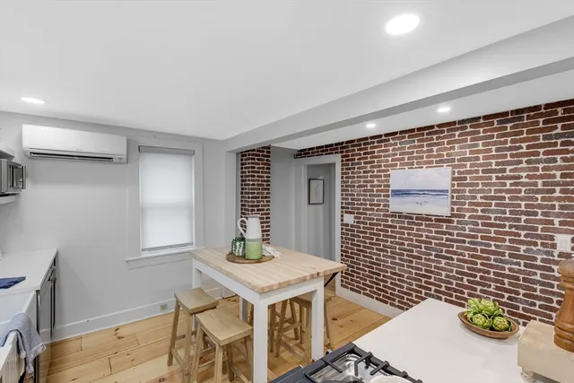 $3,000 | 7 Summer Street, Unit 7, Newburyport, MA 01950