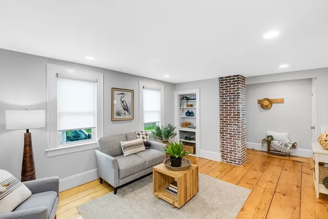 $3,000 | 7 Summer Street, Unit 7, Newburyport, MA 01950