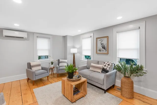 $3,000 | 7 Summer Street, Unit 7, Newburyport, MA 01950