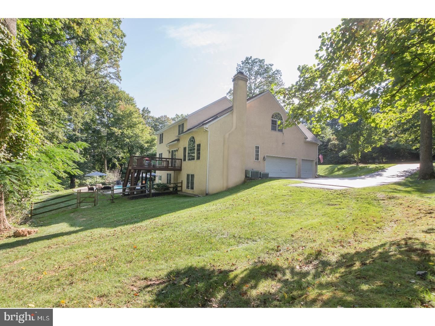 735 Hemlock Road Media, PA 19063 - Photo 3 of 25 Side Yard