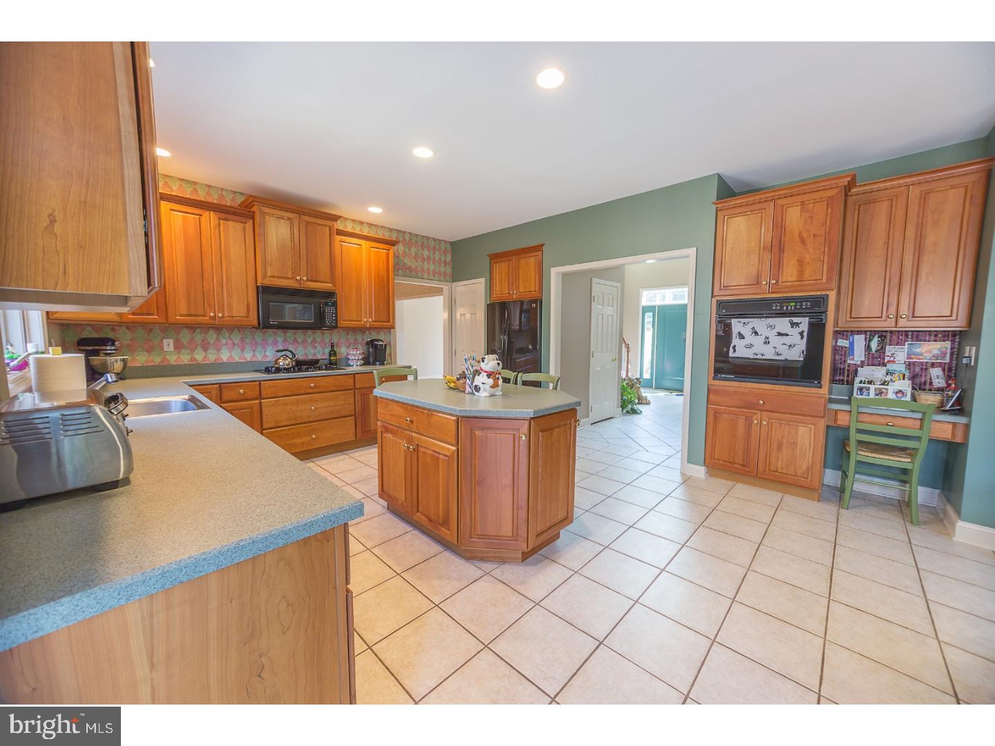 735 Hemlock Road Media, PA 19063 - Photo 9 of 25 Kitchen