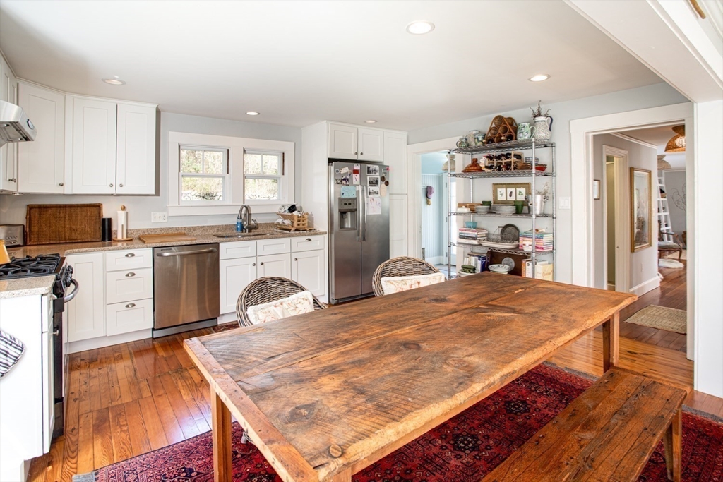 41 Drift Road Westport, MA 02790 - Photo 10 of 38