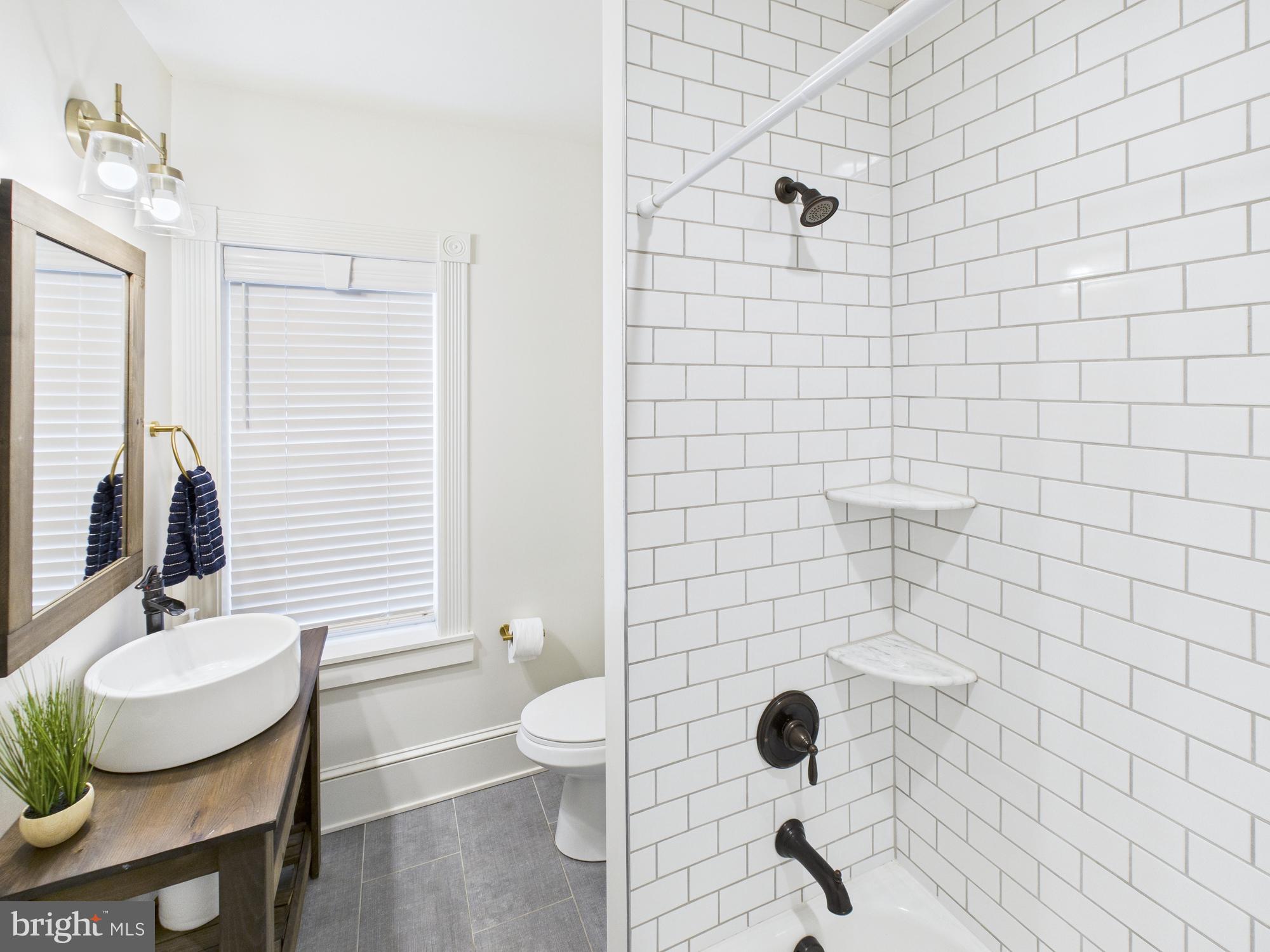 305 West Lemon Street Lancaster, PA 17603 - Photo 23 of 30 Full Guest Bathroom on the Second Level