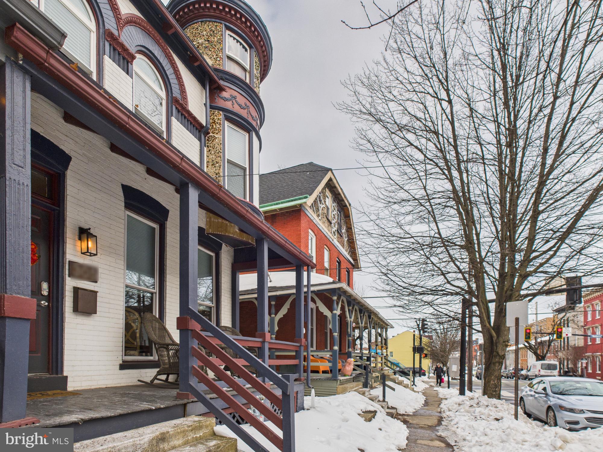 305 West Lemon Street Lancaster, PA 17603 - Photo 4 of 31 Welcoming Front Porch