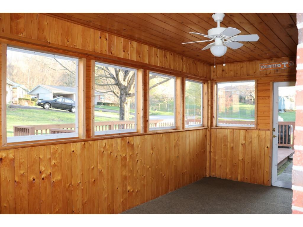 125 Spring Valley Road Bristol, VA 24201 - Photo 17 of 35 Photo 18