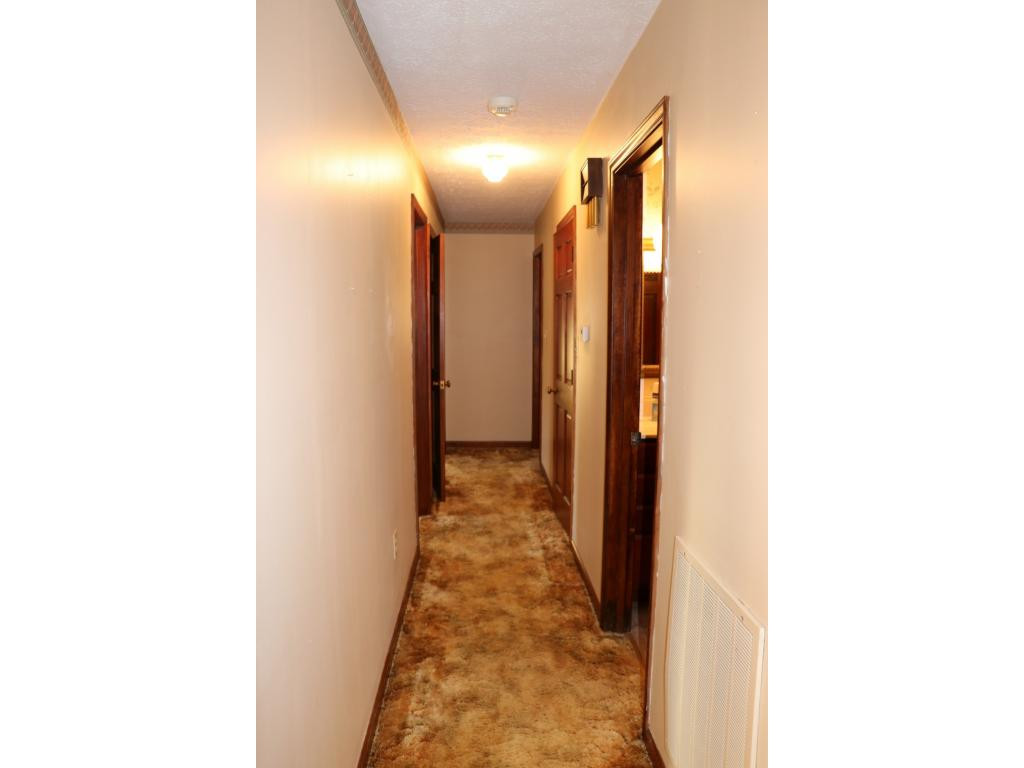 125 Spring Valley Road Bristol, VA 24201 - Photo 20 of 35 Photo 21