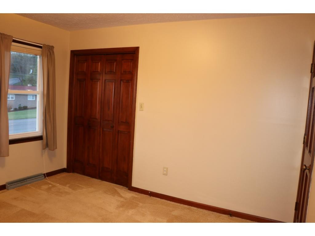 125 Spring Valley Road Bristol, VA 24201 - Photo 24 of 35 Photo 25