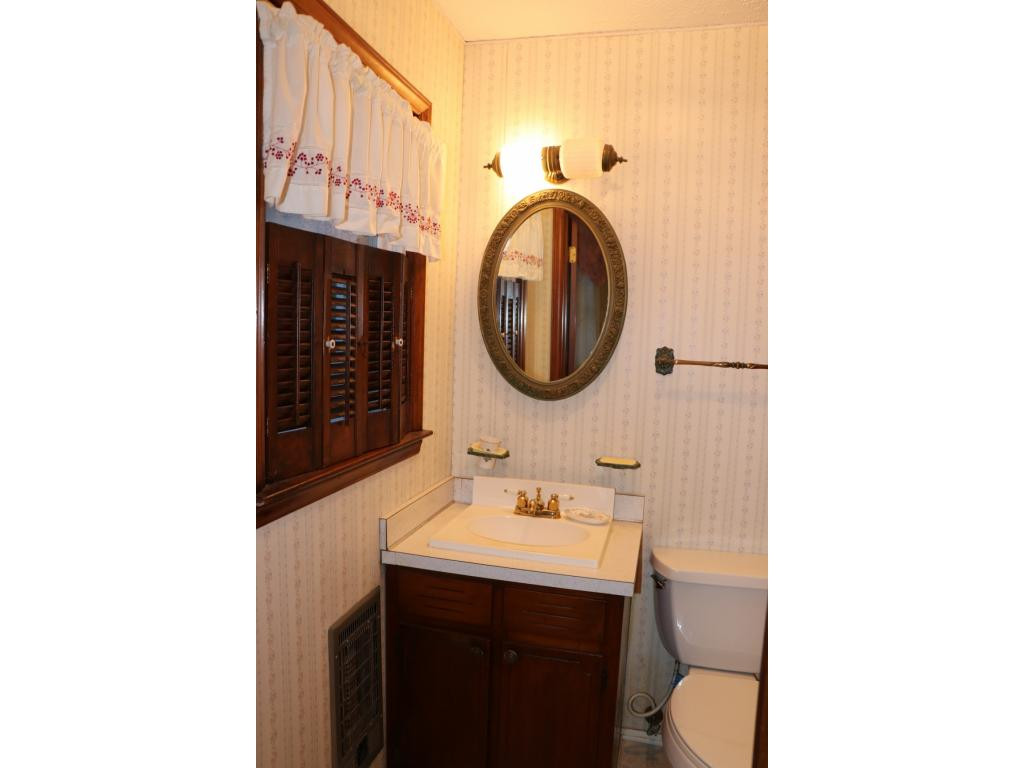 125 Spring Valley Road Bristol, VA 24201 - Photo 30 of 35 Photo 31