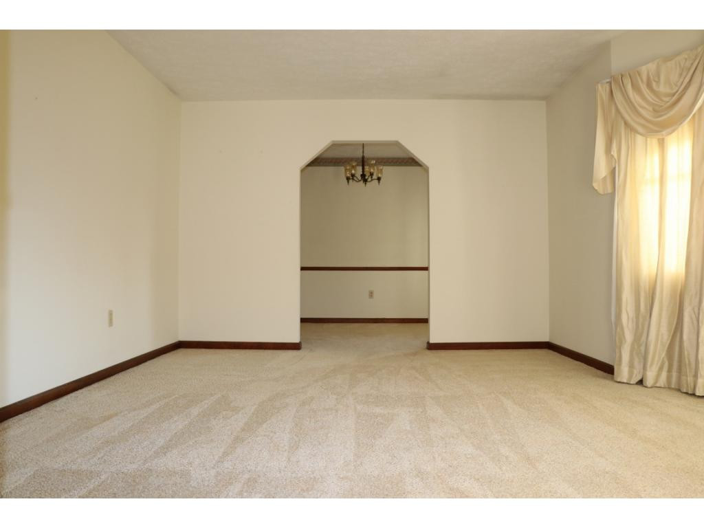 125 Spring Valley Road Bristol, VA 24201 - Photo 5 of 35 Photo 5