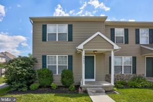 2962 Aster Lane Lititz, PA 17543 - Photo 2 of 32 Gallery Image 2