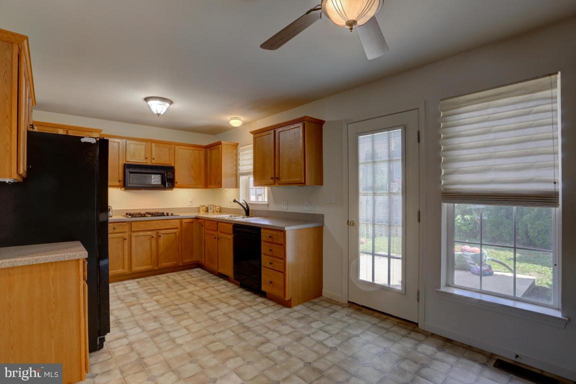 2962 Aster Lane Lititz, PA 17543 - Photo 11 of 32 Gallery Image 11