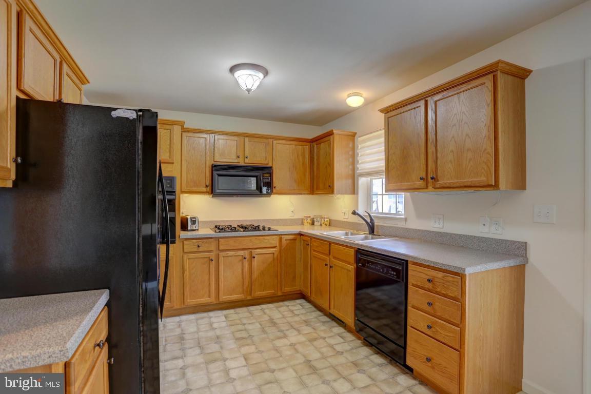 2962 Aster Lane Lititz, PA 17543 - Photo 9 of 32 Gallery Image 9