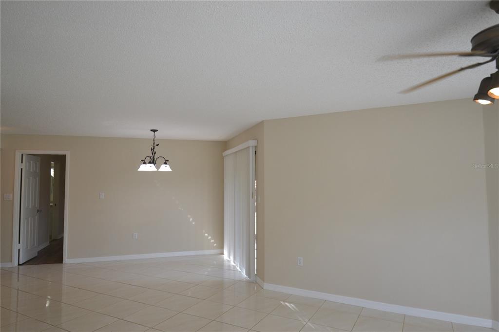 605 Lennox Road West Palm Harbor, FL 34683 - Photo 3 of 37