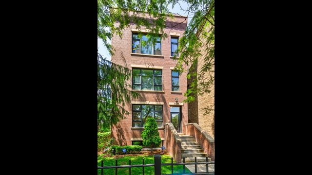 $395,000 | 2330 North Hamilton Avenue, Unit 3, Chicago, IL 60647
