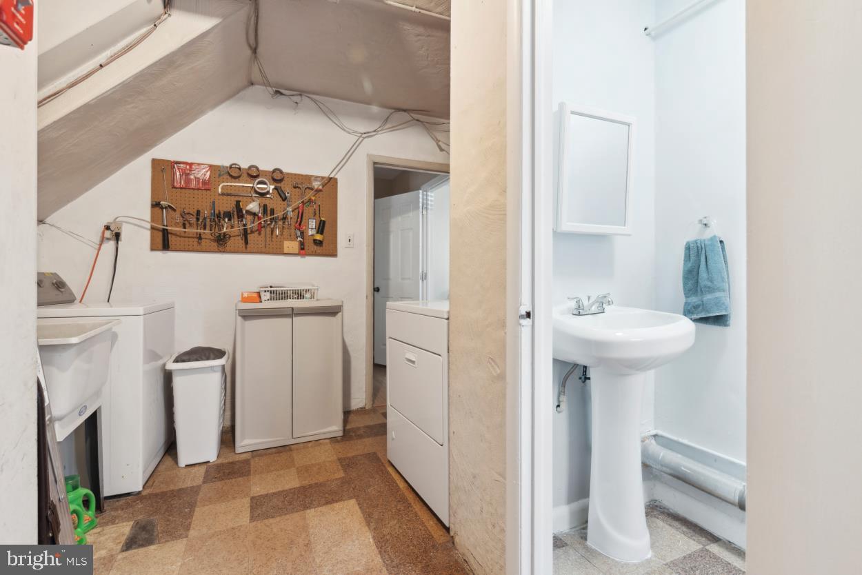 1811 Arnold Street Philadelphia, PA 19152 - Photo 27 of 27