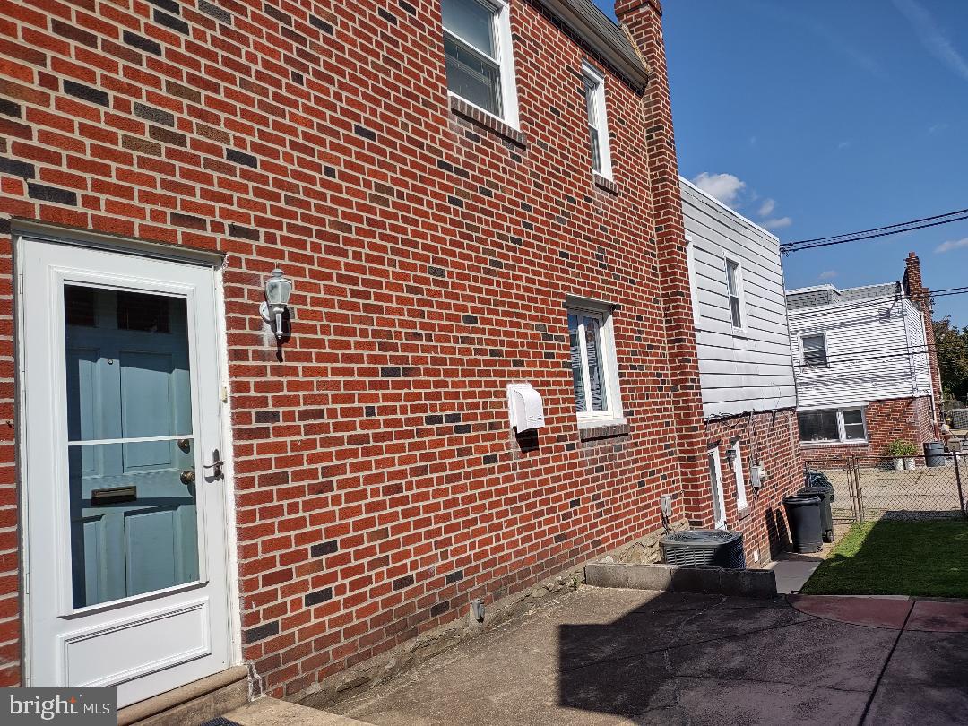 1811 Arnold Street Philadelphia, PA 19152 - Photo 3 of 27