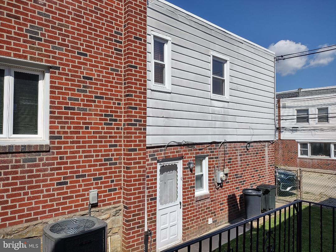 1811 Arnold Street Philadelphia, PA 19152 - Photo 4 of 27