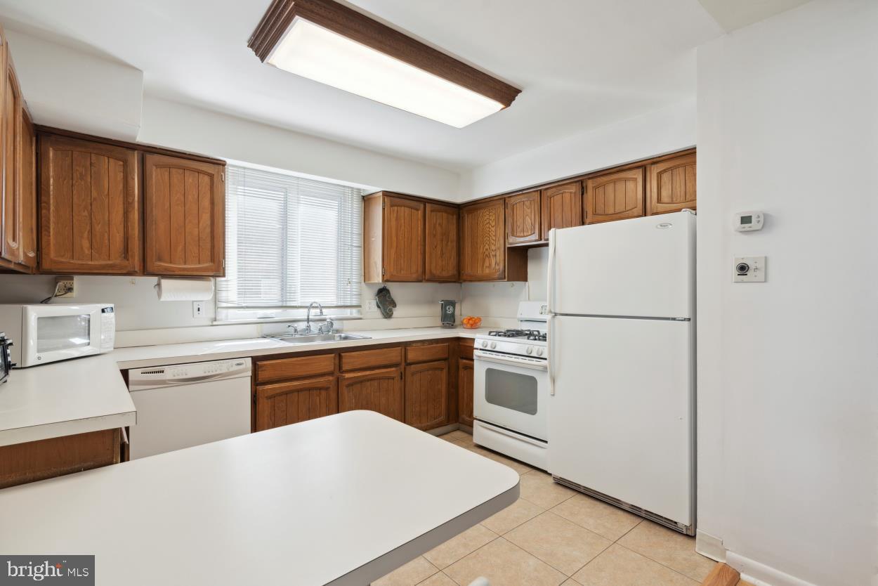 1811 Arnold Street Philadelphia, PA 19152 - Photo 10 of 27