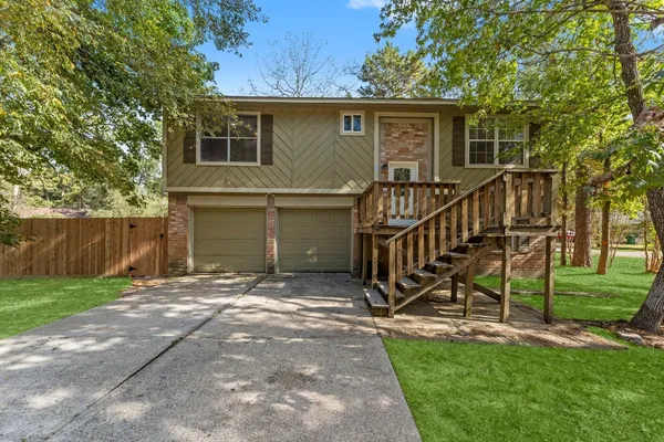 $369,000 | 2 Ground Brier Court, The Woodlands, TX 77381
