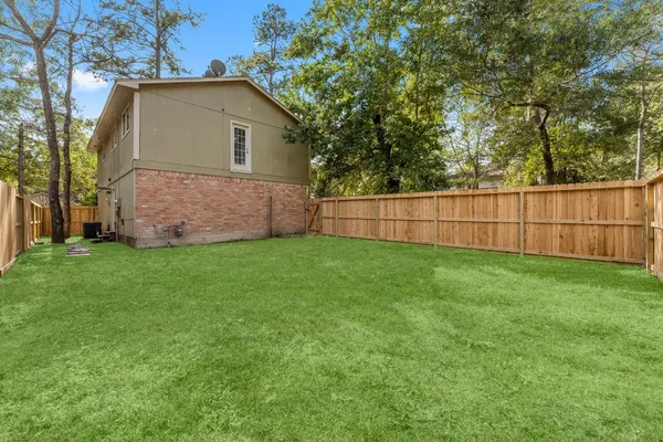 a view of backyard with garden
