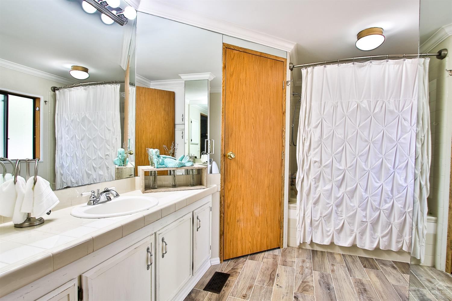 60198 Turquoise Road Bend, OR 97702 - Photo 13 of 25 Gallery Image 13