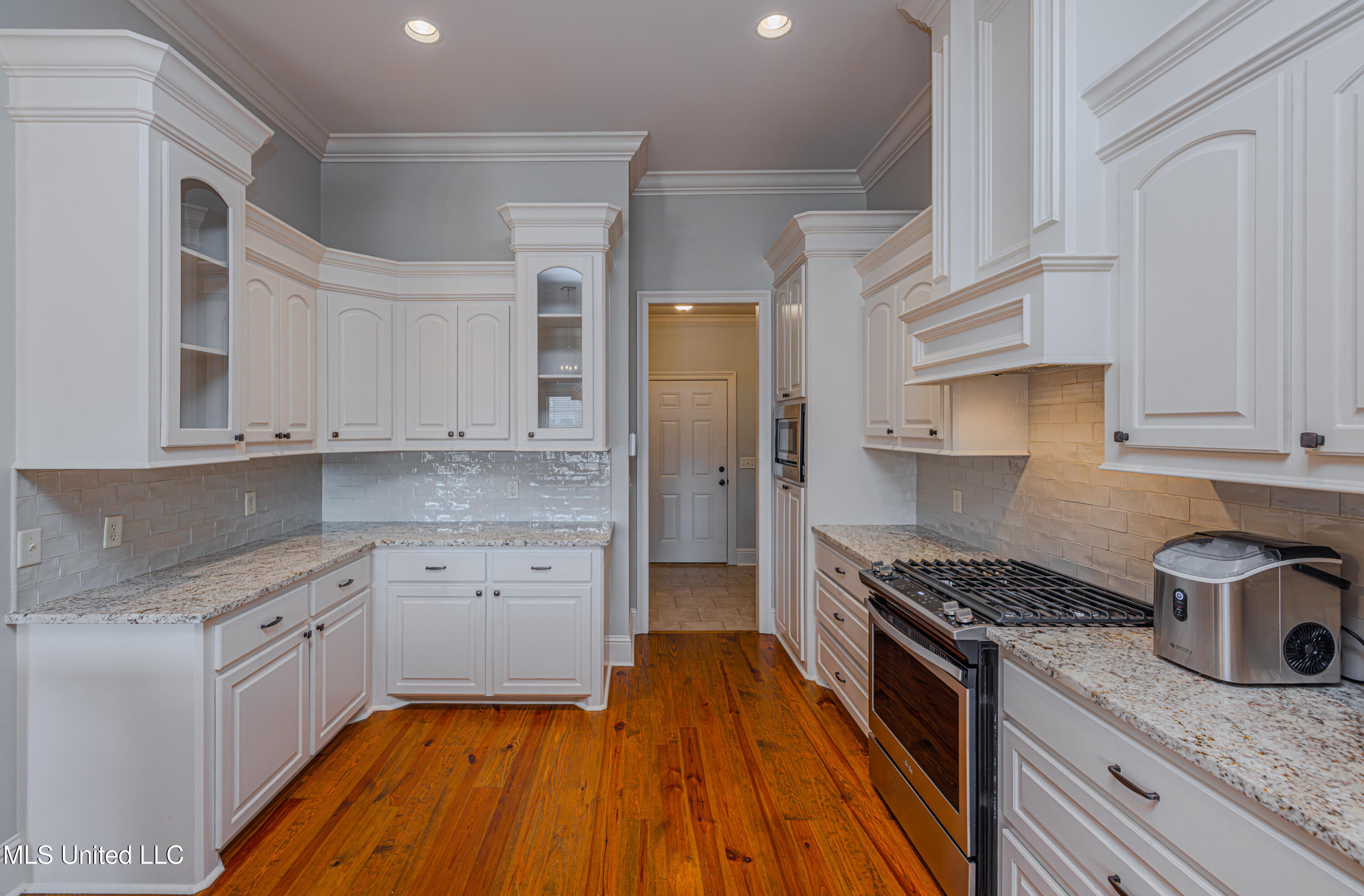 309 Royal Pond Circle Flowood, MS 39232 - Photo 15 of 55 1R4A9892