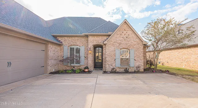 $399,000 | 309 Royal Pond Circle, Flowood, MS 39232