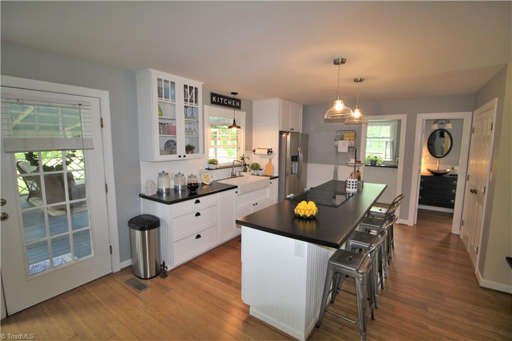 3819 Oak Forest Drive High Point, NC 27265 - Photo 11 of 38