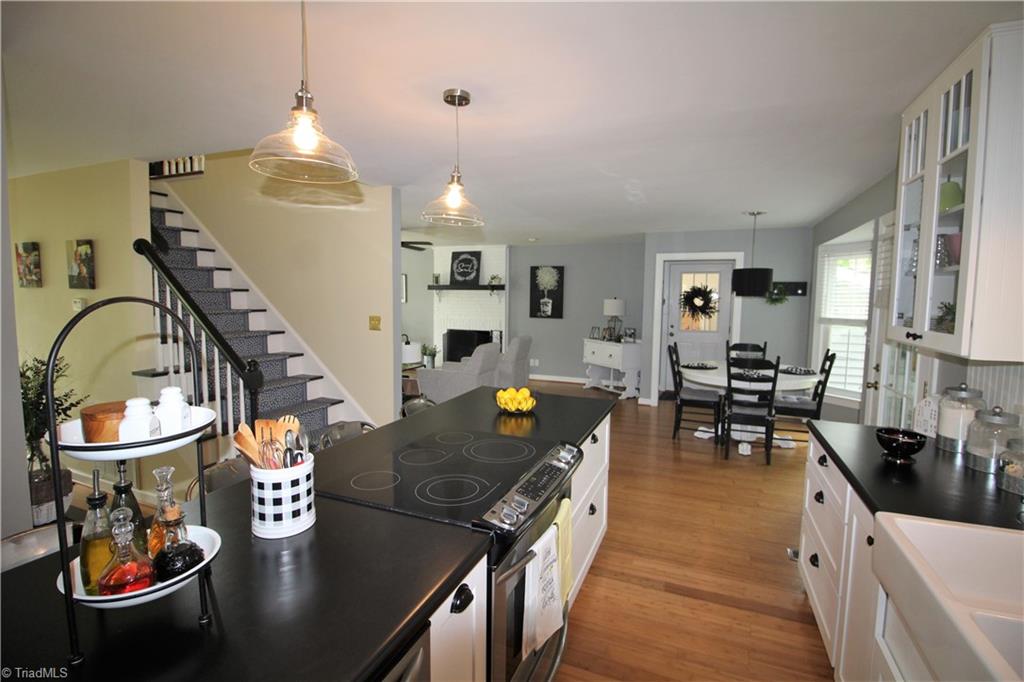 3819 Oak Forest Drive High Point, NC 27265 - Photo 13 of 38