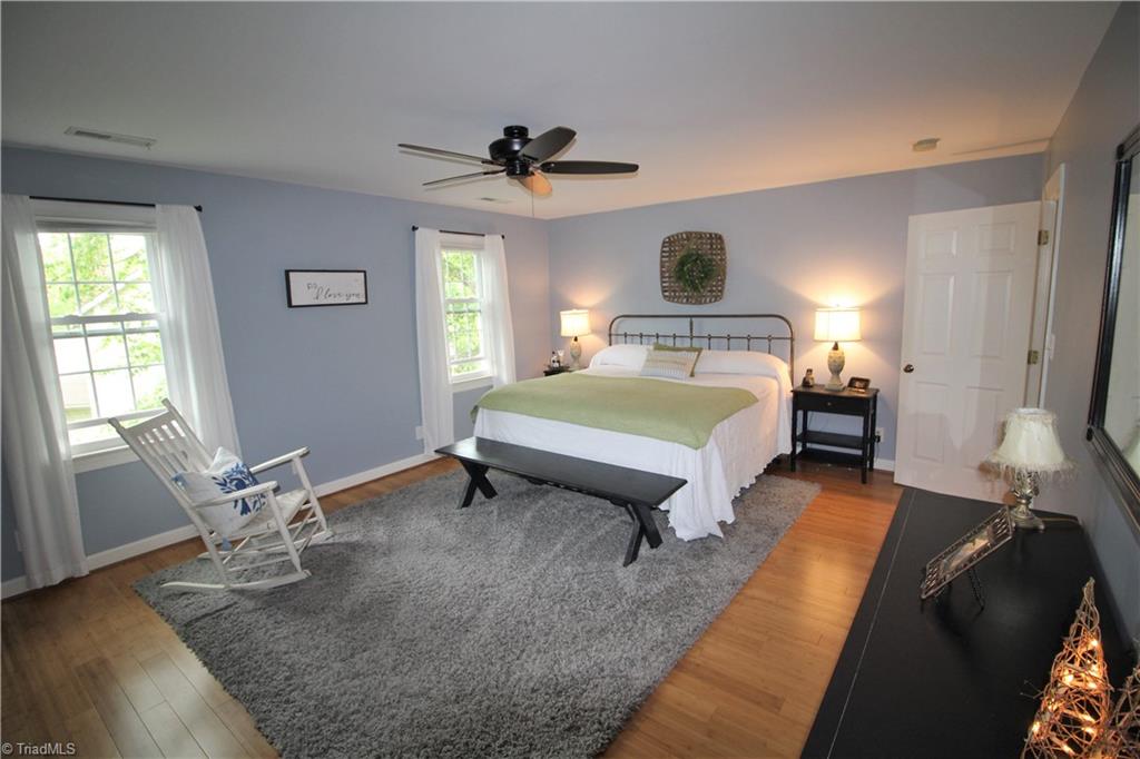 3819 Oak Forest Drive High Point, NC 27265 - Photo 20 of 38