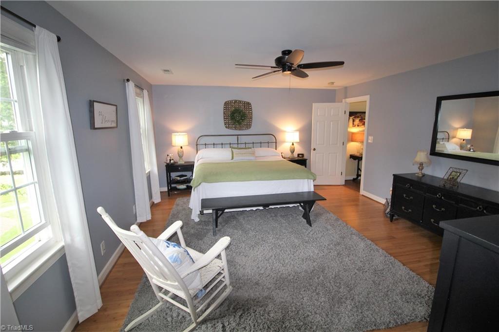 3819 Oak Forest Drive High Point, NC 27265 - Photo 22 of 38