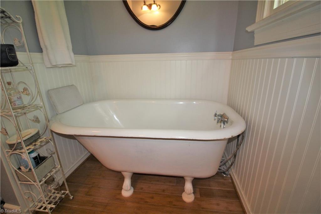 3819 Oak Forest Drive High Point, NC 27265 - Photo 25 of 38