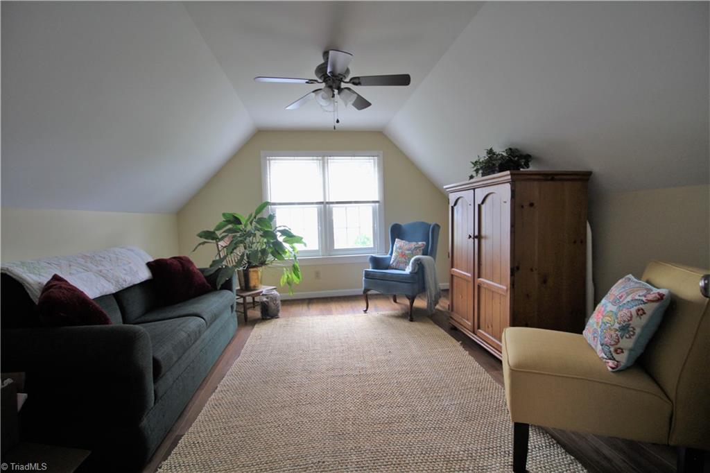 3819 Oak Forest Drive High Point, NC 27265 - Photo 30 of 38