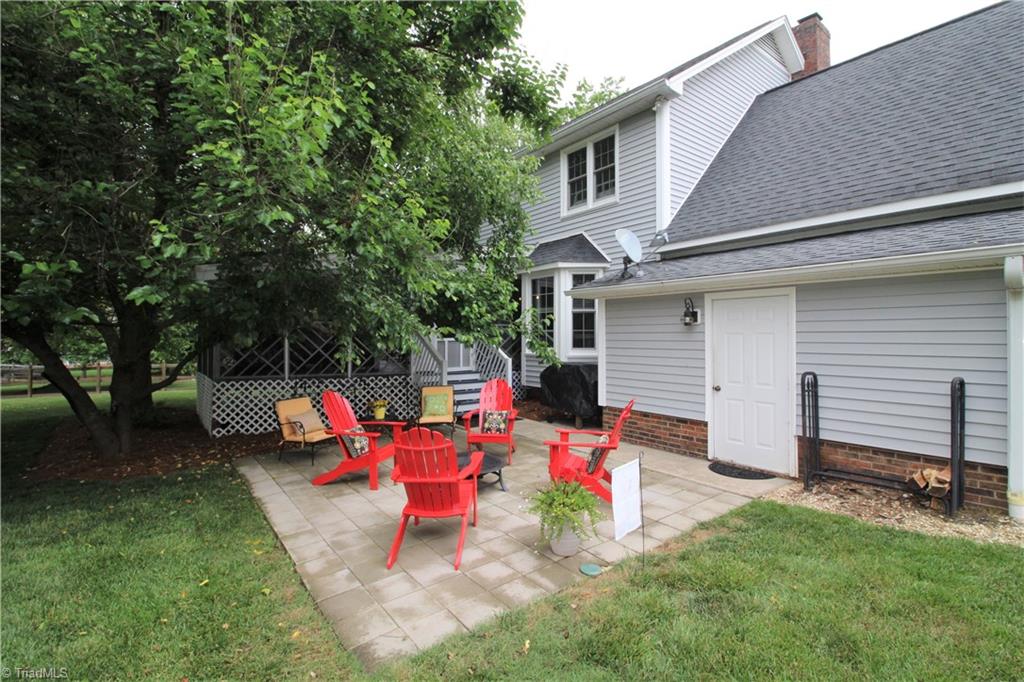 3819 Oak Forest Drive High Point, NC 27265 - Photo 33 of 38