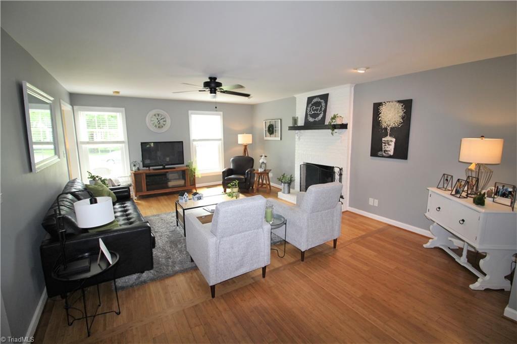 3819 Oak Forest Drive High Point, NC 27265 - Photo 7 of 38