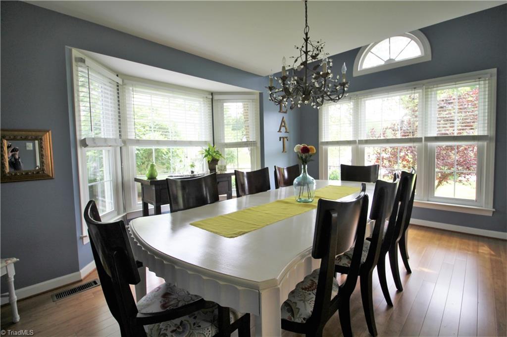 3819 Oak Forest Drive High Point, NC 27265 - Photo 10 of 38