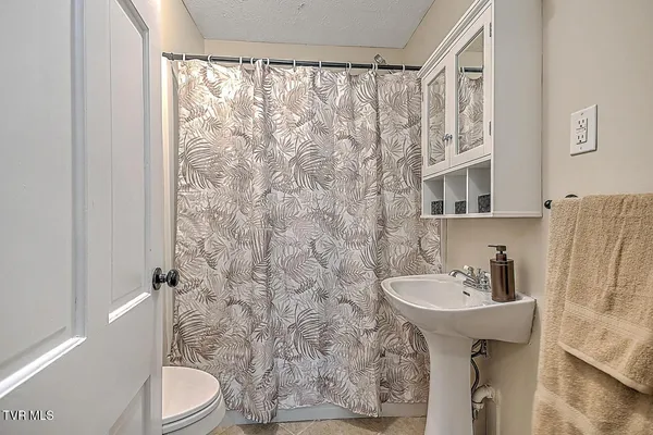 $1,600 | 3044 Lowrance Drive, Unit 28, Kingsport, TN 37660